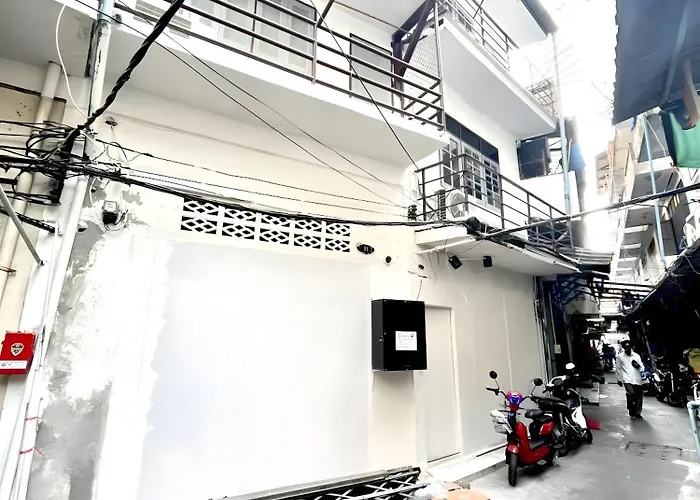 Znap Yaowarat Mrt วัดมังกร * 방콕